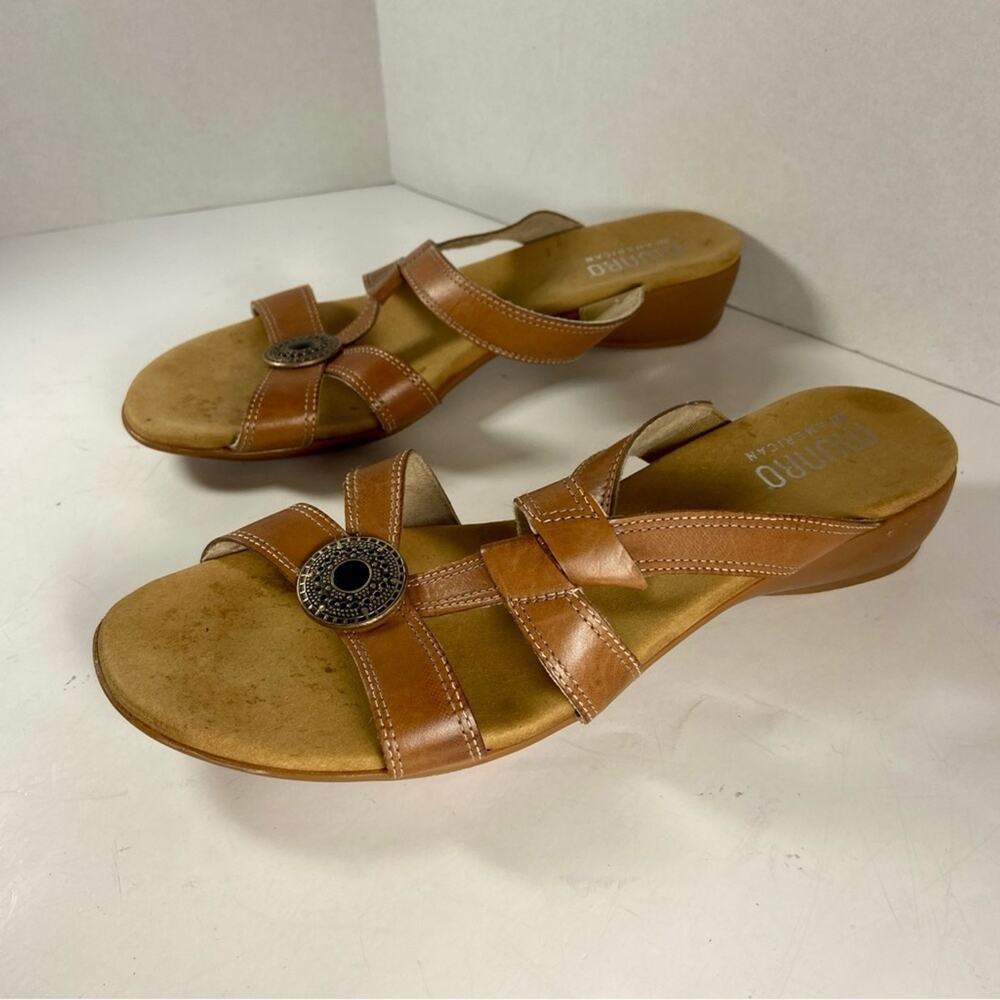 Munro‎ American Sandals Leather Wedge Medallion Brown 8.5
